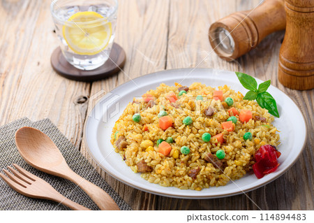 Dry curry Curry pilaf 114894483