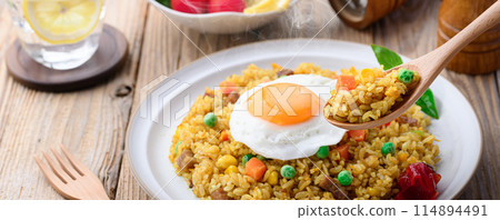 Dry curry Curry pilaf 114894491