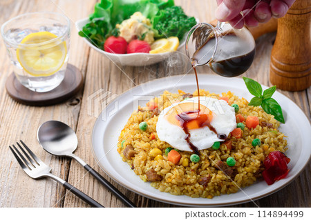 Dry curry Curry pilaf Dry curry Curry pilaf 114894499
