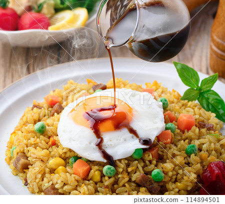 Dry curry Curry pilaf Dry curry Curry pilaf 114894501