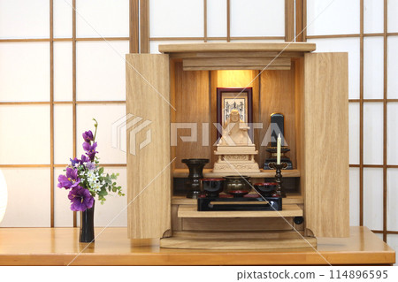 家具式佛壇（都市佛壇）日蓮宗2中放置的日蓮聖人與壇城佛像 114896595