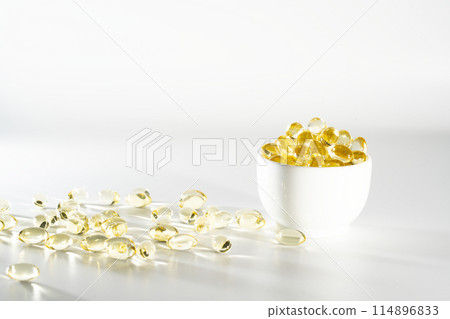 capsule, oil, pill 114896833