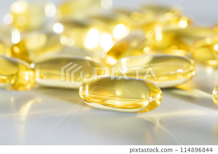 capsule, oil, pasta 114896844