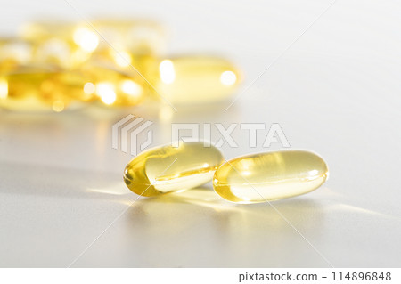 capsule, oil, pill 114896848
