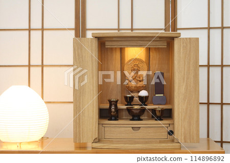 Four statues of Dainichi Nyorai enshrined in a furniture-style altar (urban altar) Shingon sect 114896892