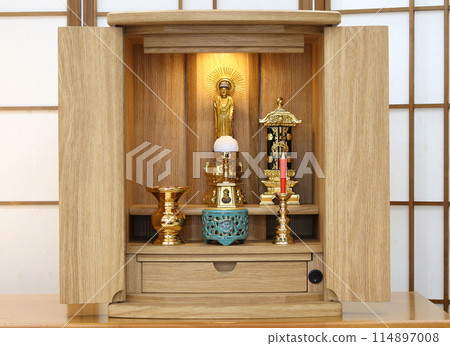 A statue of Amida Buddha enshrined in a furniture-style altar (urban altar) Jodo Shinshu Otani-ha Higashi Honganji Temple 2 114897008