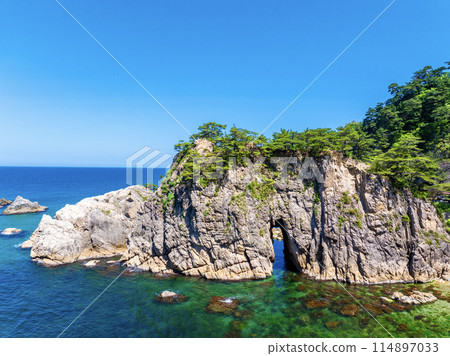 Sasagawa Nagare Glasses Rock (Murakami City, Niigata Prefecture) Sasagawa Nagare Glasses Rock (Murakami City, Niigata Prefecture) 114897033