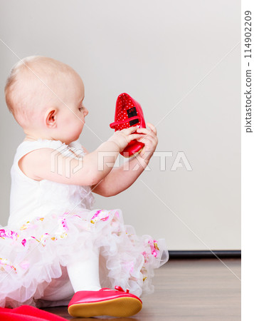Little girl child portrait 114902209