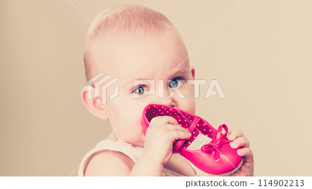 Little girl child portrait 114902213