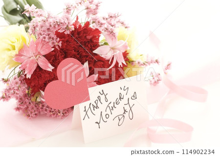 Flower arrangement of carnation on Mother's Day Flower arrangement of carnation on Mother's Day 114902234