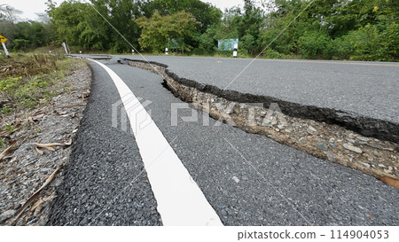 Earthquake, Cracked, Dirt, Ruined, Accidents and Disasters Earthquake, Cracked, Dirt, Ruined, Accidents and Disasters 114904053