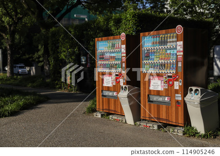 Vending machines in town 114905246
