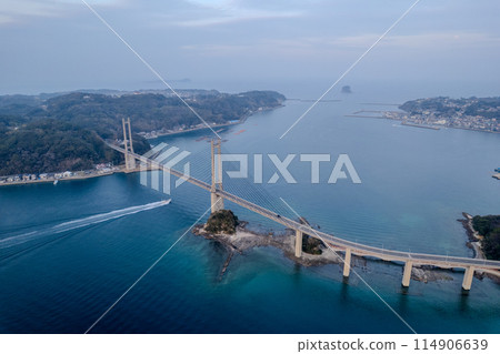 無人機攝影 | 玄界海壁島的呼子大橋和街道景觀 | 佐賀縣唐津市 114906639