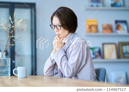 中年女性感覺很累 114907527