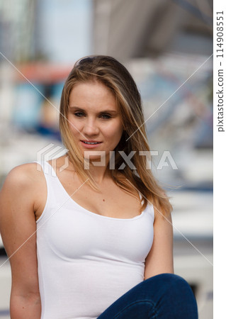 Portrait of beauty woman on marina Portrait of beauty woman on marina 114908551