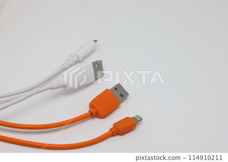 8 pin USB cable on a white background, two wires orange and white. 114910211