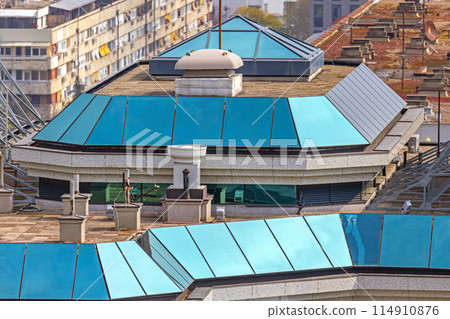 Glass Pyramid Skylight 114910876