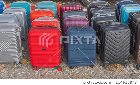 Hard Shell Roller Suitcases 114910878