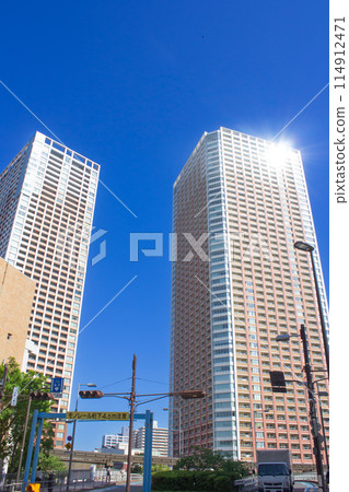 Shibaura, cityscape along the canal 114912471