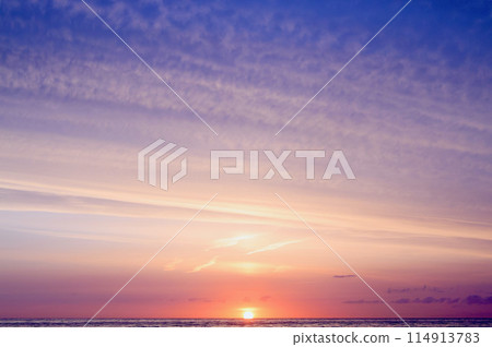 5月下旬,茨城縣日立市,地平線的朝陽 5月下旬,茨城縣日立市,地平線的朝陽 114913783
