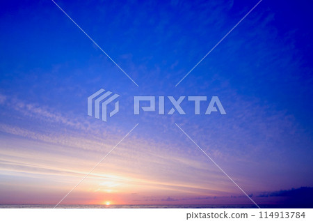 Sunrise over the horizon, late May, Hitachi City, Ibaraki Prefecture 114913784