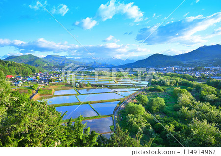 Mt. Tanigawa, Mt. Omine mountain range, rural scenery from Tsukiyono Bridge Mt. Tanigawa, Mt. Omine mountain range, rural scenery from Tsukiyono Bridge 114914962
