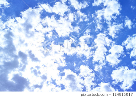 Blue sky and cloud image 114915017
