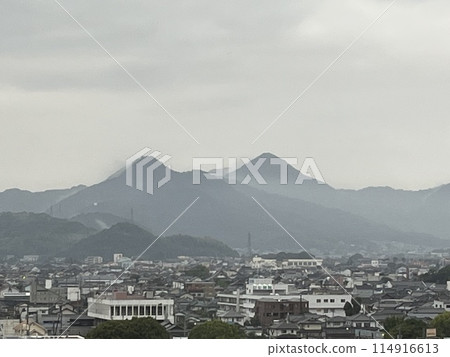 Mountain scenery color 114916613