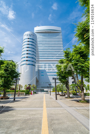 "Saitama Prefecture" Scenery of Kanezuka Park and Omiya Sonic City with fresh greenery 114916634