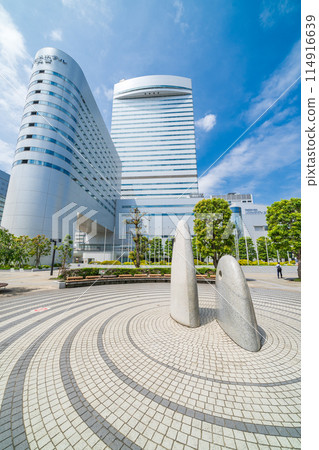 "Saitama Prefecture" Scenery of Kanezuka Park and Omiya Sonic City with fresh greenery 114916639