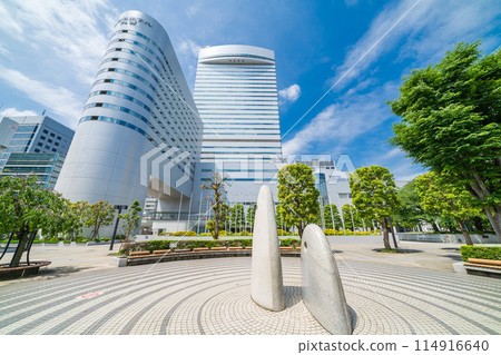 "Saitama Prefecture" Scenery of Kanezuka Park and Omiya Sonic City with fresh greenery 114916640