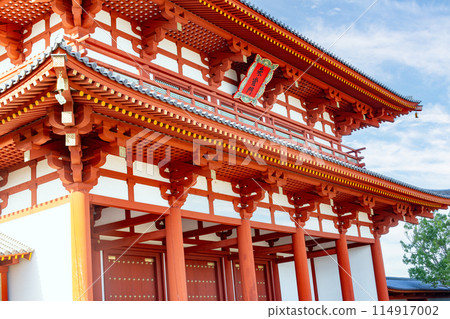 The reconstructed Suzakumon Gate at the site of Heijo-kyo in Nara Prefecture The reconstructed Suzakumon Gate at the site of Heijo-kyo in Nara Prefecture 114917002