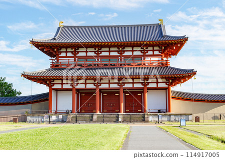 The reconstructed Suzakumon Gate at the site of Heijo-kyo in Nara Prefecture The reconstructed Suzakumon Gate at the site of Heijo-kyo in Nara Prefecture 114917005