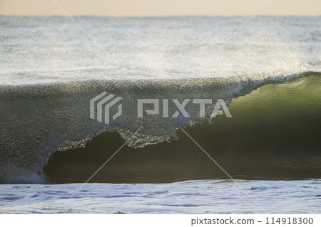 洶湧的大海 114918300