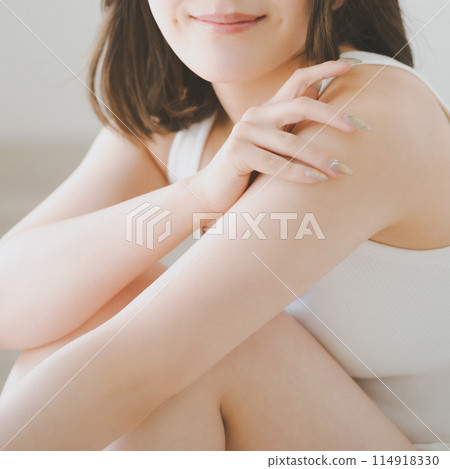female, lady, woman 114918330