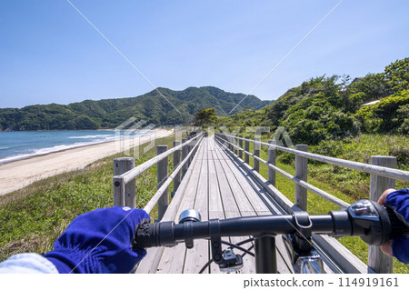 Uradome Coast: Cycling image of fresh greenery and early summer 114919161