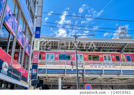 Urban landscape of Meguro Ward, Tokyo - Nakameguro Station 114919361