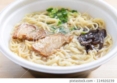 美味的杯麵豬骨拉麵 美味的杯麵豬骨拉麵 114920239