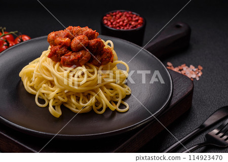 Delicious paste with soy meat with tomato sauce, salt and spices 114923470
