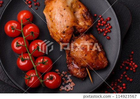 Juicy chicken kebab with salt, spices and herbs Juicy chicken kebab with salt, spices and herbs 114923567