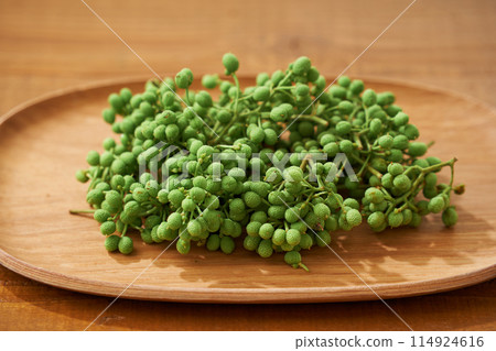 Sansho fruit 114924616