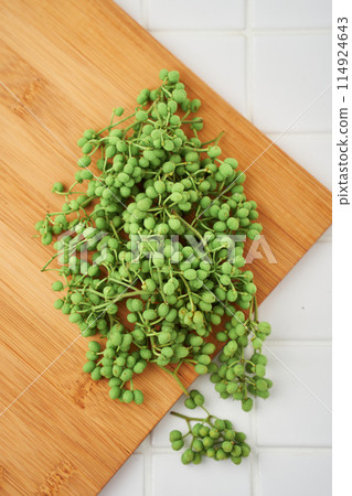 Sansho fruit 114924643