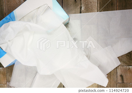 Tissue paper  114924720