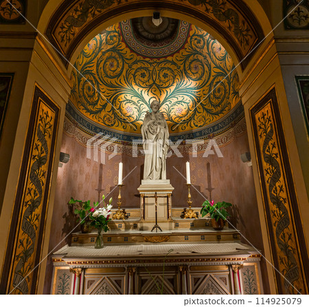 Saint Vincent de Paul chapel, Paris, France 114925079