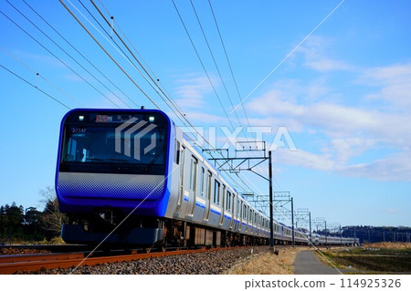 The new E235 series on the Sobu Main Line 114925326