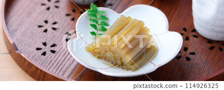 春季野菜：煮蜂斗菜和清酒 114926325