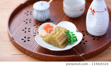 春季野菜：煮蜂斗菜和清酒 114926328