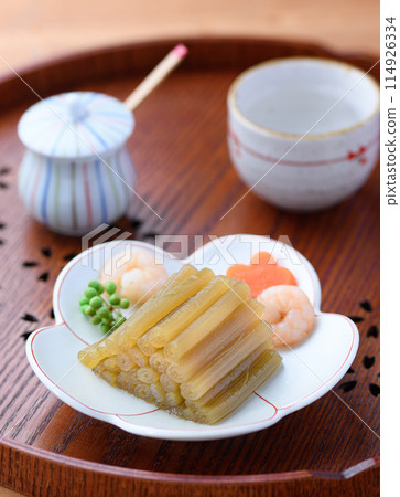 春季野菜:煮蜂斗菜和清酒 春季野菜:煮蜂斗菜和清酒 114926334