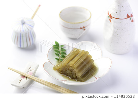 春季野菜：水煮款冬（白底） 114926528