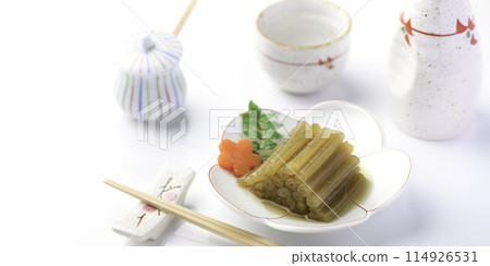 Spring wild vegetable dish: Boiled butterbur (white background) Spring wild vegetable dish: Boiled butterbur (white background) 114926531